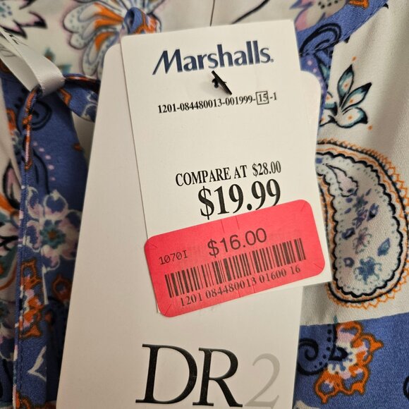 DR2: Brand New Sleeveless Blouse Size L - Picture 5 of 8